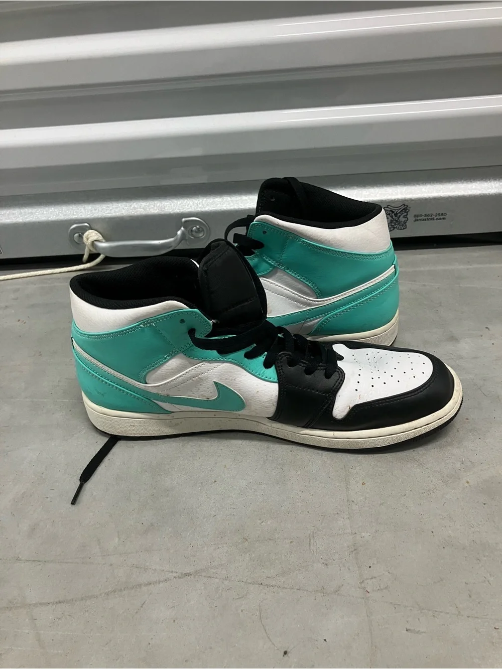 Nike Jordan 1 Mid 